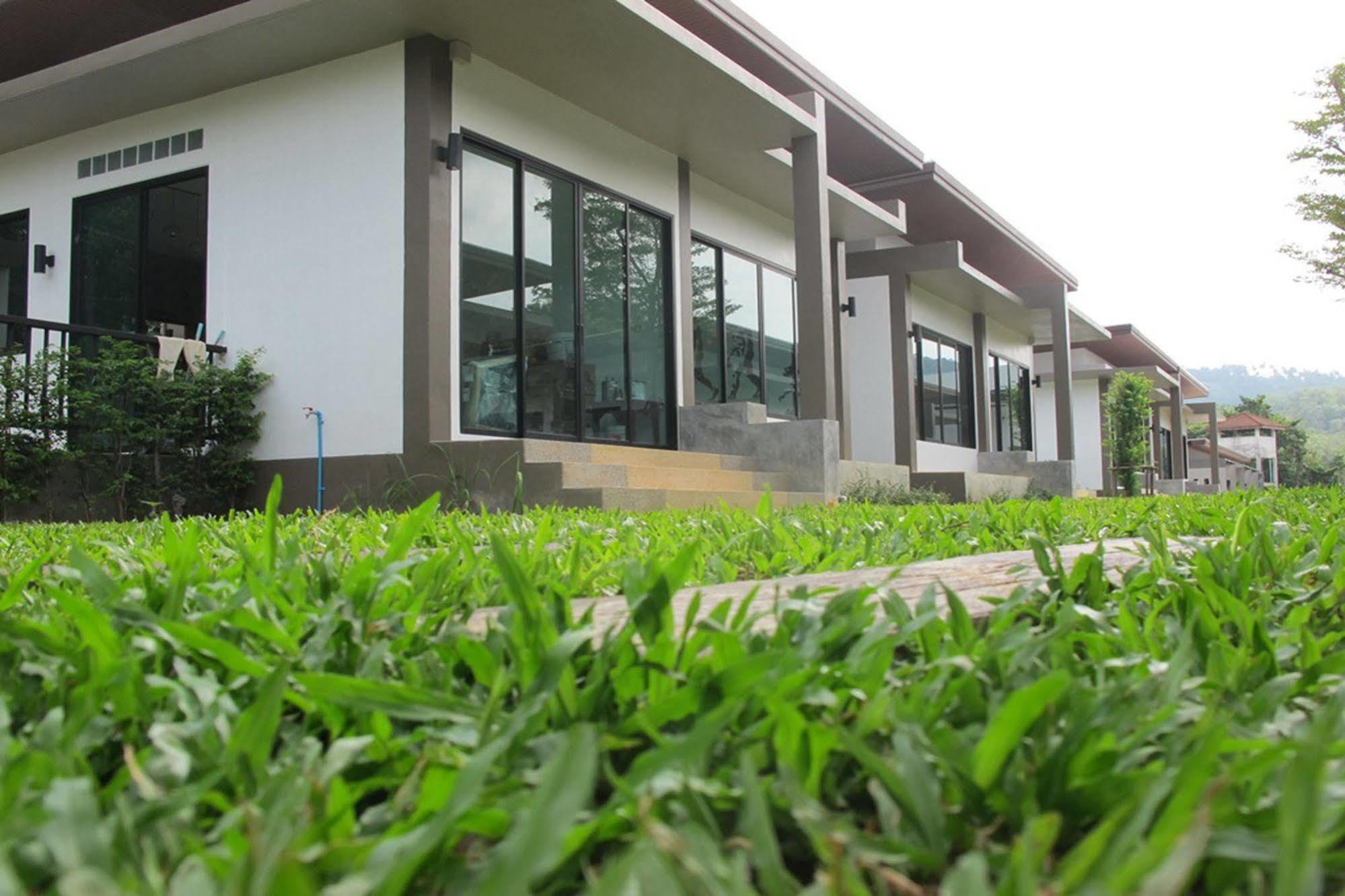 Alphabeto Resort Nai Harn Ngoại thất bức ảnh